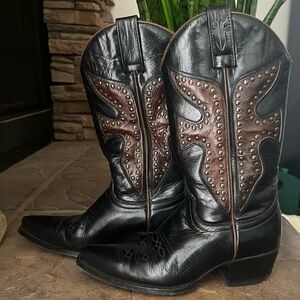 FRYE cowboy boots - studded women’s cowboy boots